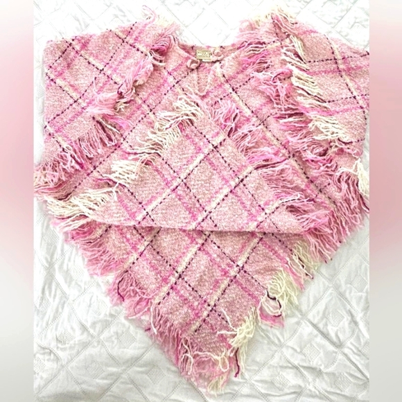 🌟NWOT Pink Plaid Fringe Poncho Sweater Wrap Boho-  One Size - Made In Ireland🌟 - Picture 8 of 12